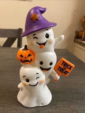Sensor animated ghost figurine